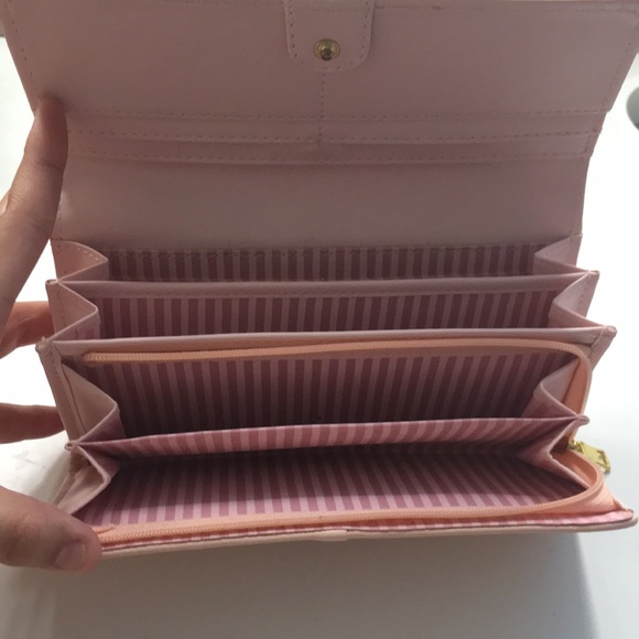Pink Wallet - Picture 5 of 6